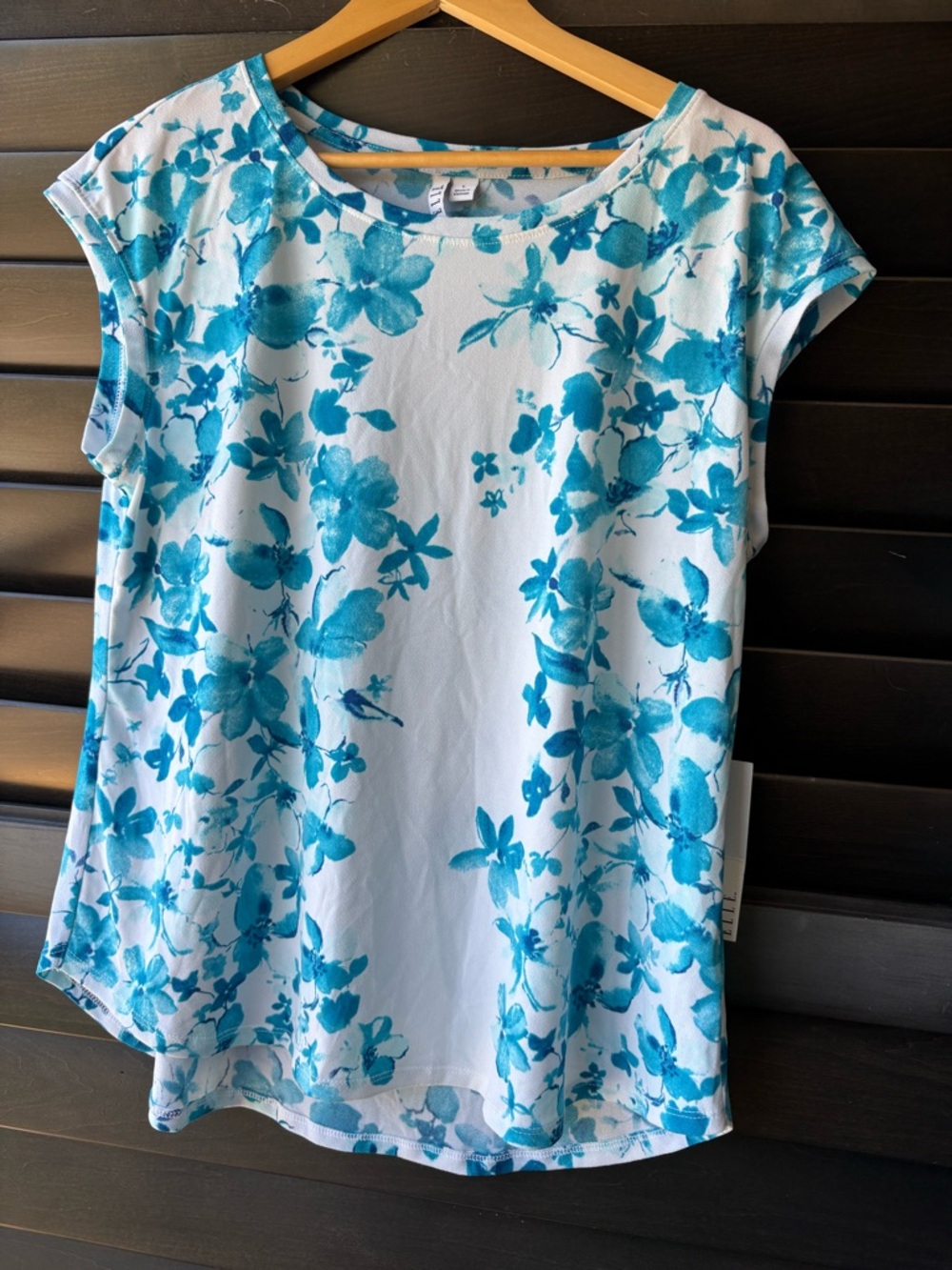 Elle White Blue Floral Crepe Knit Tee Size Large NWT